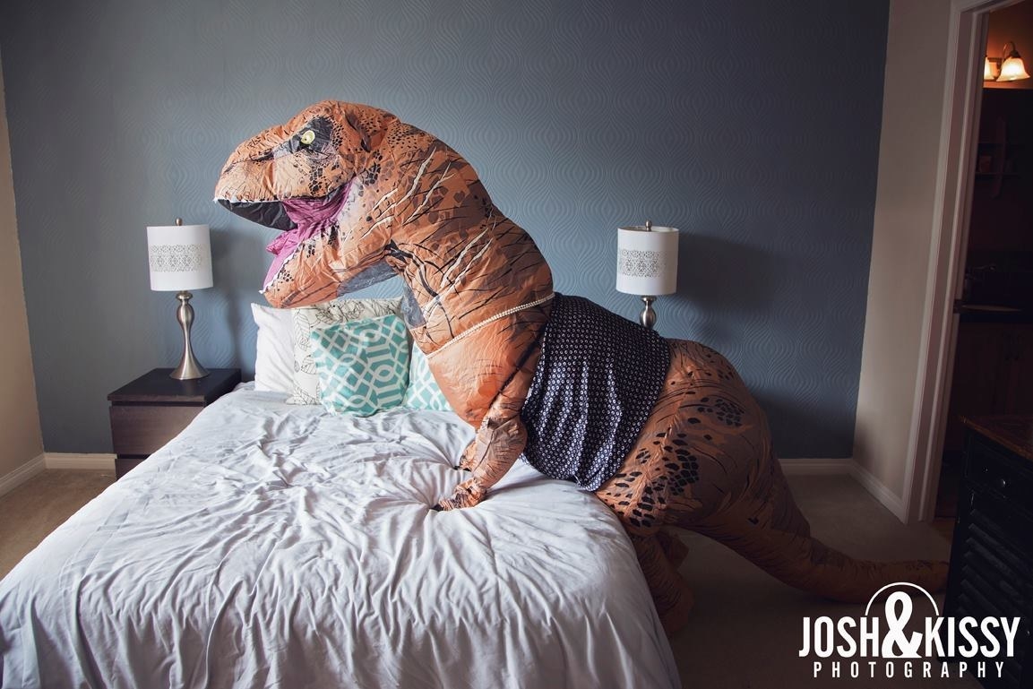 This Woman Did A Boudoir Shoot In A T. Rex Costume And It ll