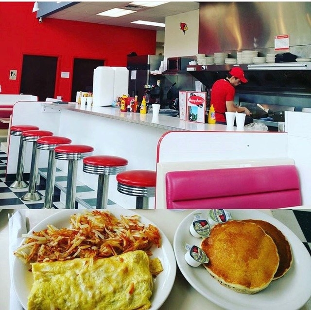 Merry Ann's Diner is the only restaurant near campus that is open 24/7! It has traditional American food and breakfast served all day. Located on Fell Street near Manchester and Hewett.