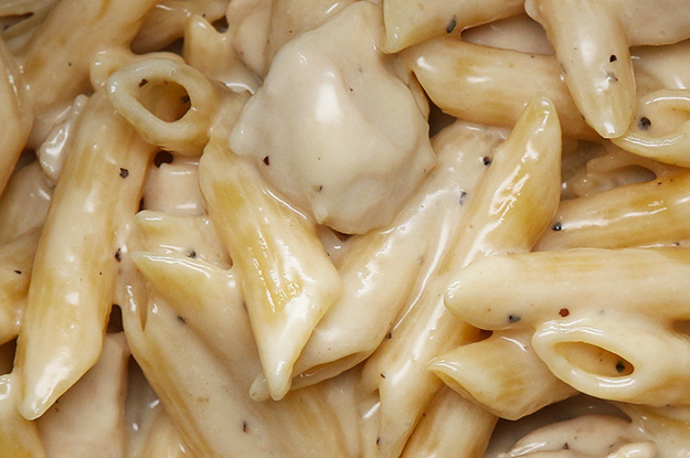 Ce Gratin Au Fromage Et Au Poulet Facon Alfredo Passe Vraiment Bien