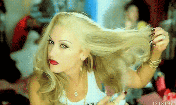 28 Struggles That Are Too Damn Real For Anyone With Oily Skin And Hair