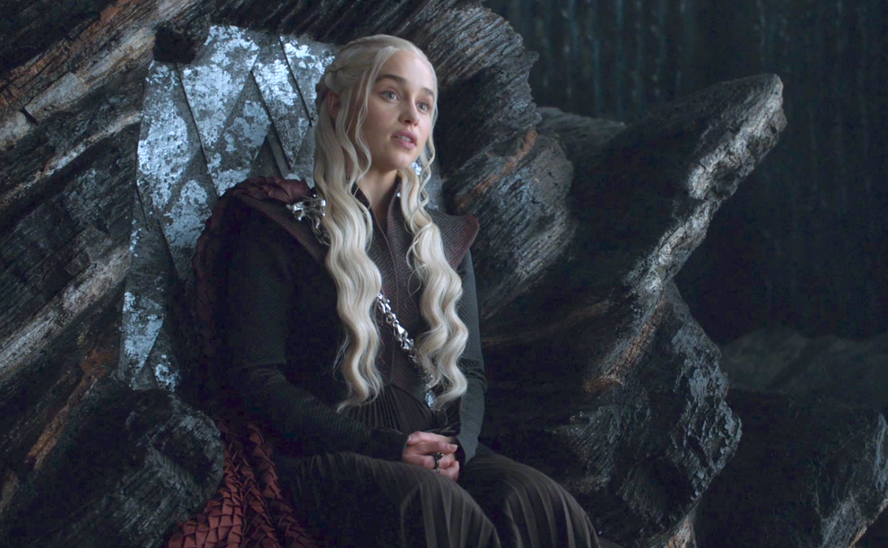 Daenerys Is Finally Wearing Targaryen Red, And That's Very Important