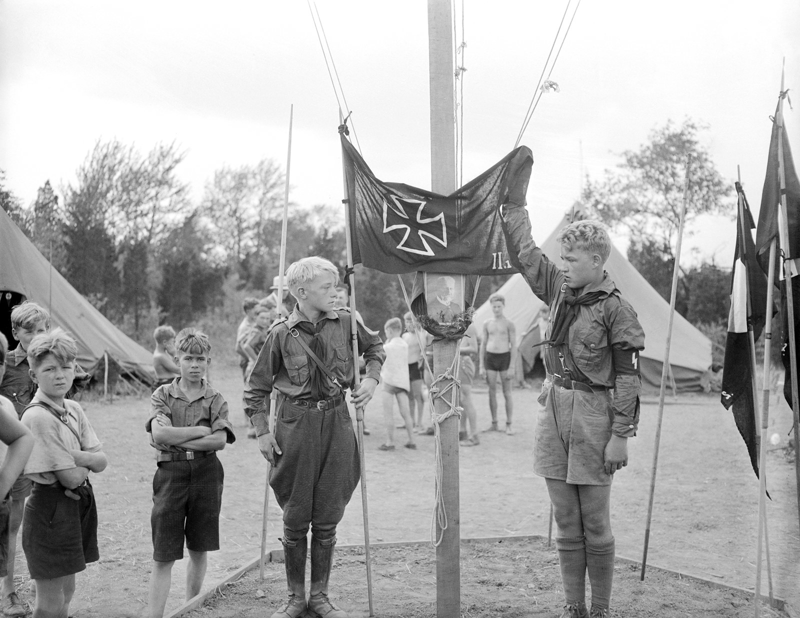 Disturbing Pictures From The History Of America's Nazis