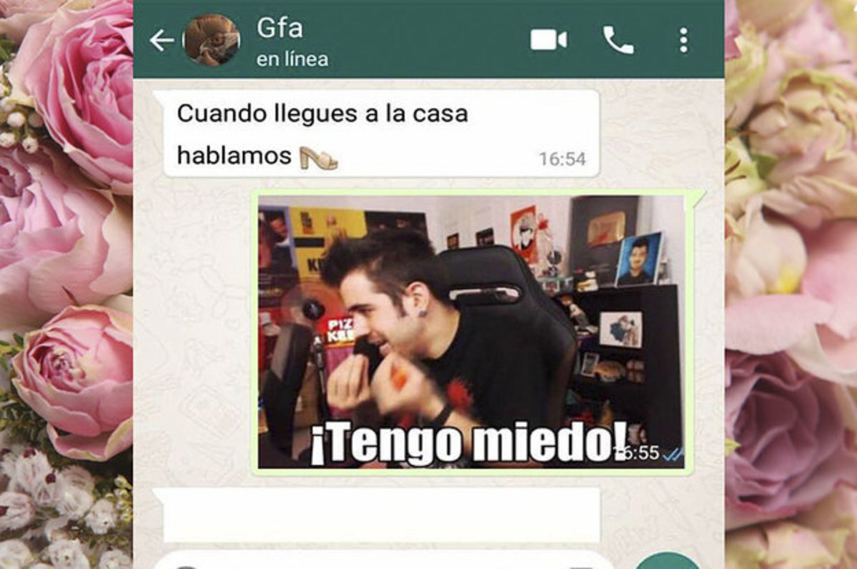 Esta mamá moderna que chatea con memes te dará las carcajadas más tiernas