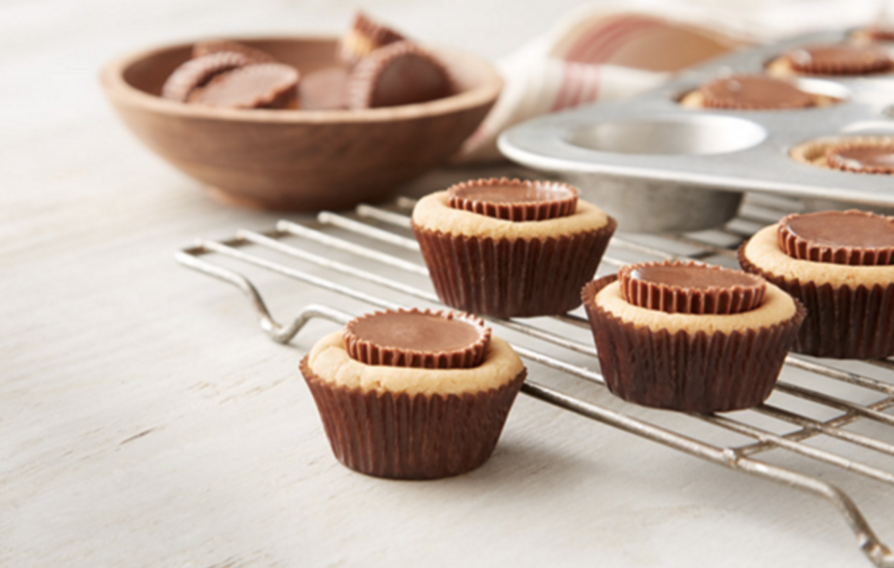 Enjoy baking. Кекс с маслом. Peanut Butter Cups.