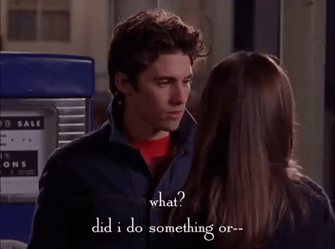 «Jess dans Gilmore Girls. Sans hésitation! C'était un connard, psychologiquement violent, qui traitait Rory, sa famille et ses centres d'intérêts comme de la merde. Mais les fans stupides l'aiment parce c'était un bad boy qui aimait les livres. Il était horrible envers Rory, et le seul épisode où il revient des années plus tard et est légèrement plus mature (il passe beaucoup trop de temps à dénigrer l'actuel petit ami de Rory) ne suffit pas à effacer les choses horribles qu'il a faites quand ils étaient ensemble.» –yeahthatsoundsaboutright«Il a constamment maltraité Rory (l'a ignorée, ne l'a pas rappelée, lui a posé des lapins) et il manquait fortement de respect envers toutes les personnes autour de lui qui voulaient seulement l'aider et le soutenir. Il avait un côté vraiment cruel. Et il y avait cet épisode horrible où il a essayé de forcer Rory à coucher avec lui, et s'est montré agressif quand elle a refusé. Il a essayé de faire dérailler sa vie en lui demandant de s'enfuir avec lui, alors qu'il savait qu'il ne pourrait jamais la rendre heureuse. Je ne crois pas qu'il avait la moindre qualité pour rattraper le coup!» –hjj2