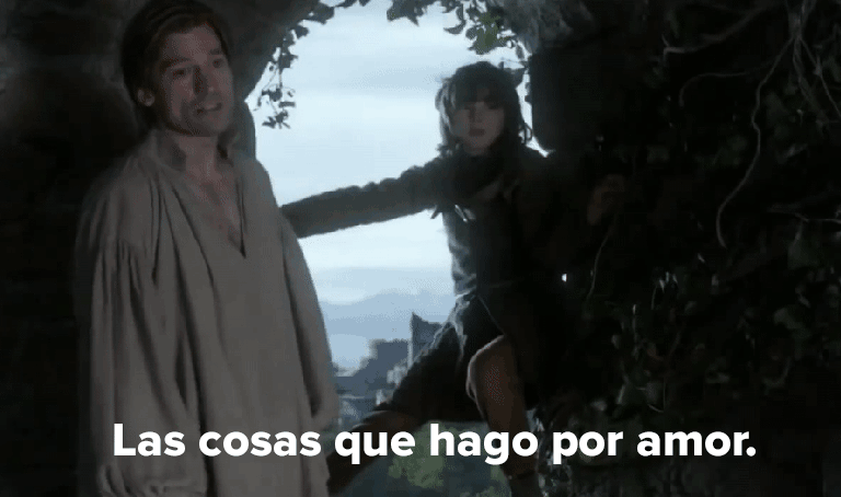 THE THINGS I DO FOR LOVE. Mientras empujaba por la ventana a Bran (yo también lo habría hecho, teniendo en cuenta la turra infernal que nos ha dado ese niño durante tantas temporadas).