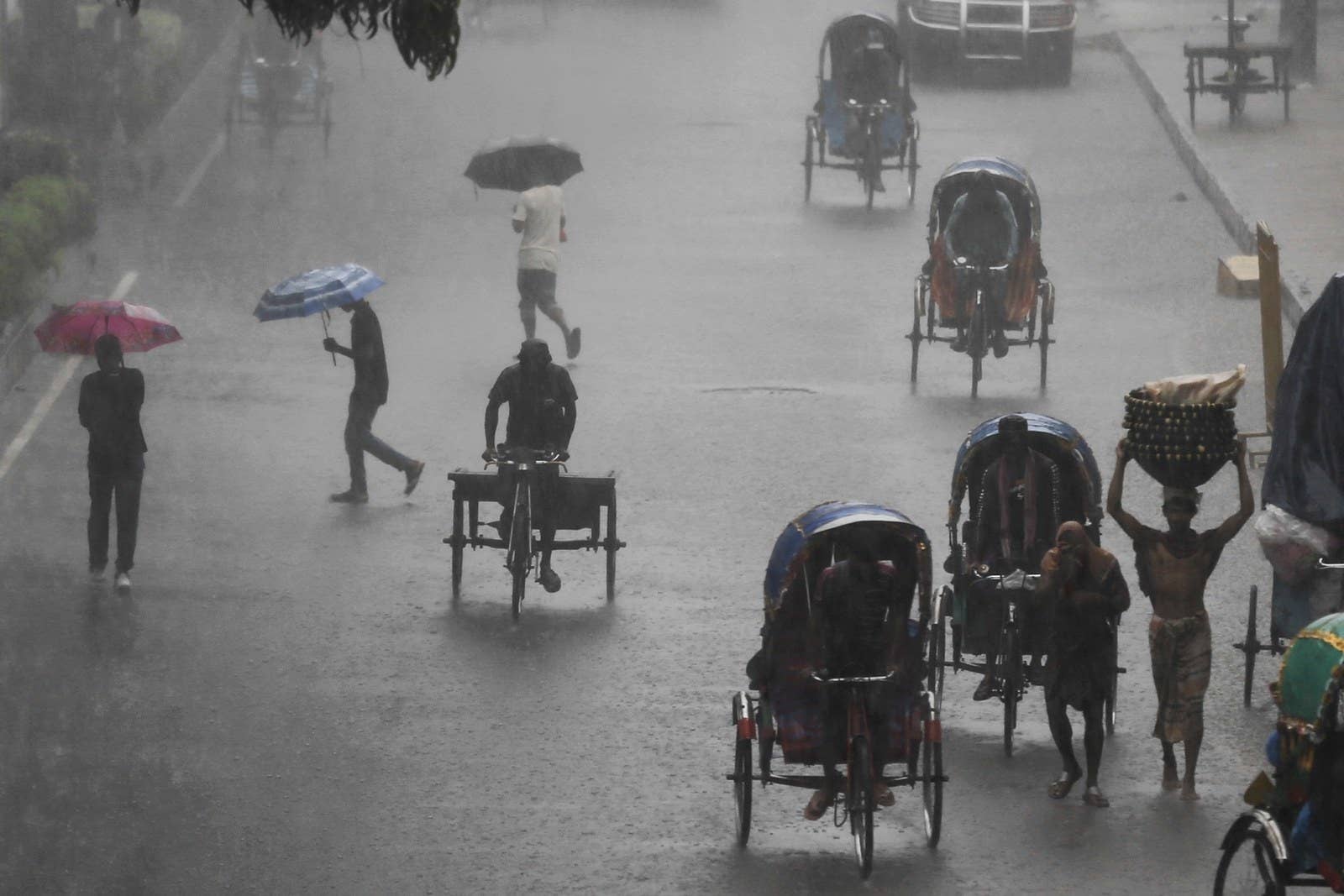 Le Bangladesh a subit de fortes pluies de mousson cette année, inondant plus d'un tiers des zones basses et tuant au moins 134 personnes.