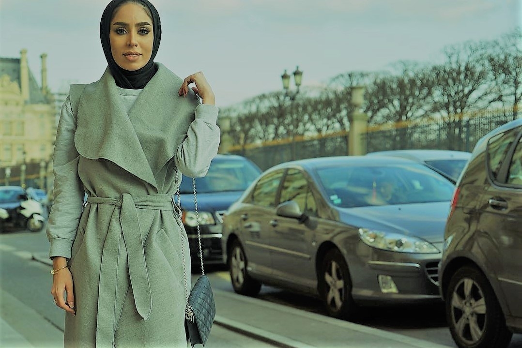 Fatema AlAwadhi is another Kuwaiti hijab lifestyle and humble fashion blogger. She regularly posts about her travels around the most stylish cities in the world, strutting the roads in sharp, chic hijab looks. Fatema's designs are minimalist but very posh.
