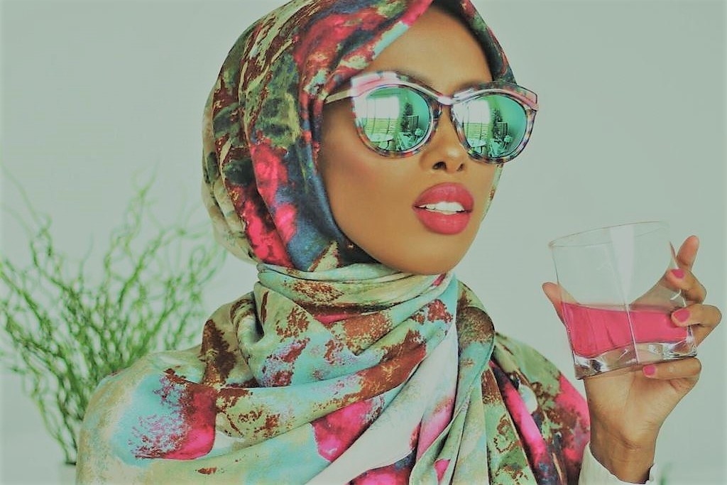 Basma Kahie is a wonder guru and fashion designer located in London. We love the way she infuses chic monochromatic ensembles with retro glam flair and provides vibrant details such as floral lace and prints for an eye-catching and diverse style.