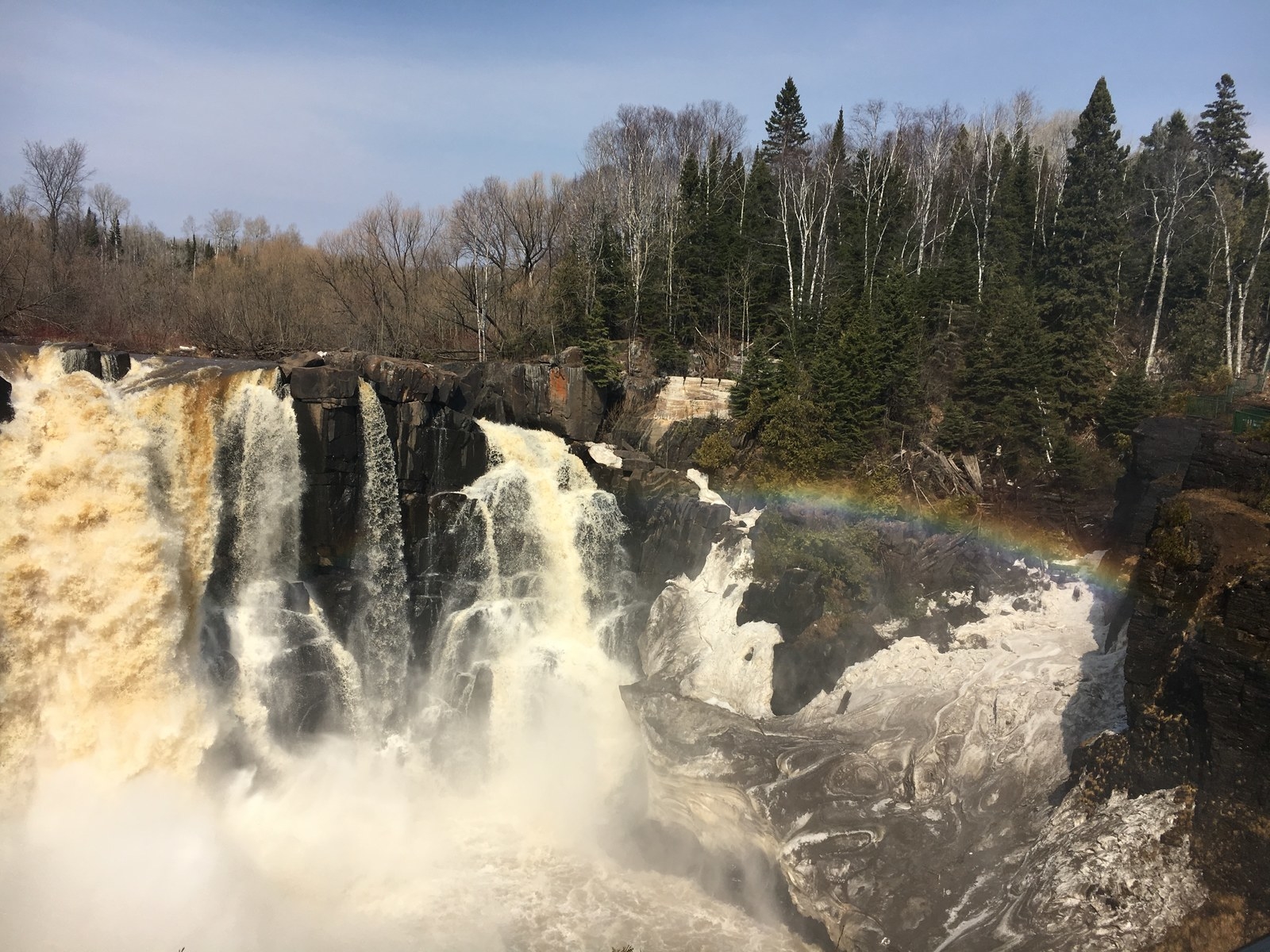 This is the GOAT of all waterfalls Minnesota. And if you are lucky, you are able to capture the waterfall AND a rainbow! Just a casual 5 hour drive along the beautiful north shore/lake superior road. Score!