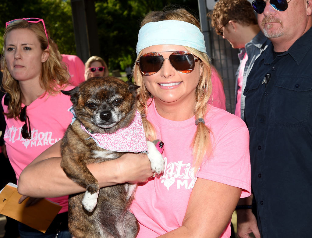 Miranda Lambert huge dog lover