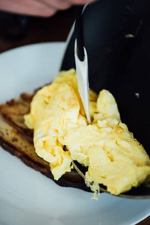 I Made 5 Famous Scrambled Egg Recipes And Found The Very Best One I've been watching a bit of heston blumenthal on tv lately and i thought i'd give his scrambled eggs technique a go. i made 5 famous scrambled egg recipes