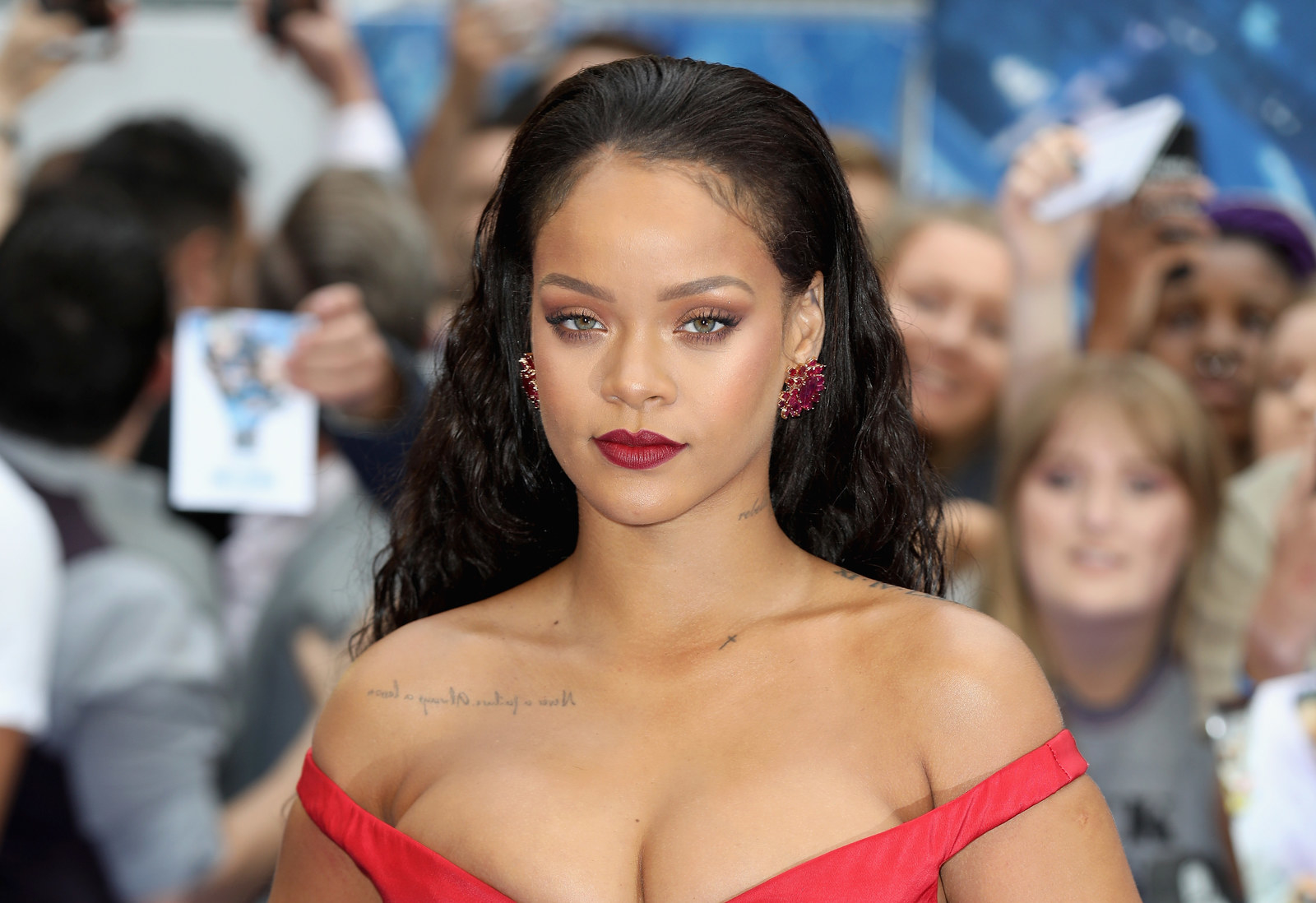 Oomphalicious! Rihanna's bold red carpet moment - Rediff.com