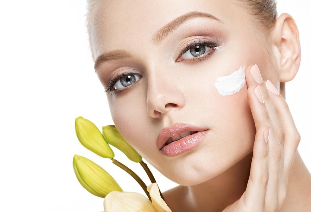 Researching and testing these beauty tools was a tough job, but for beauty, everything was worthy. These beauty gadgets every woman needs to have. From super-efficient cleansers to face message, these are 5 must have beauty gadgets.