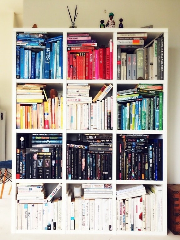 17 Deeply Fascinating Pictures Of Things Organised By Colour 