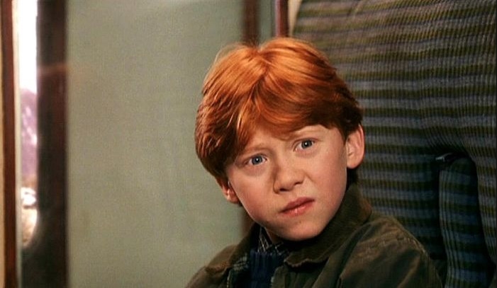 La cara de Ed Sheeran lo dice todo ¿QUÉ CARAJO?, ¿de verdad tu respuesta es: ENTERADO-SALUDOS? ¿Crees que te quiero decir hola con tu respuesta super profunda? ¡Aguas con el hijo de Platón y Aristóteles! Calmado, calmado, no es tu culpa, simplemente es el sitema opresor y retrógrada (*winky face*) al que están acostumbrados. Lo que creo trato de decir es: un correo para decir que hay junta, con respuestas de todos los colaboradores (me revienta esa palabra) del combo: ENTERADO-SALUDOS, hacen que todo sea más O-G-T. Pero, respira, get your shit together y a chambear.