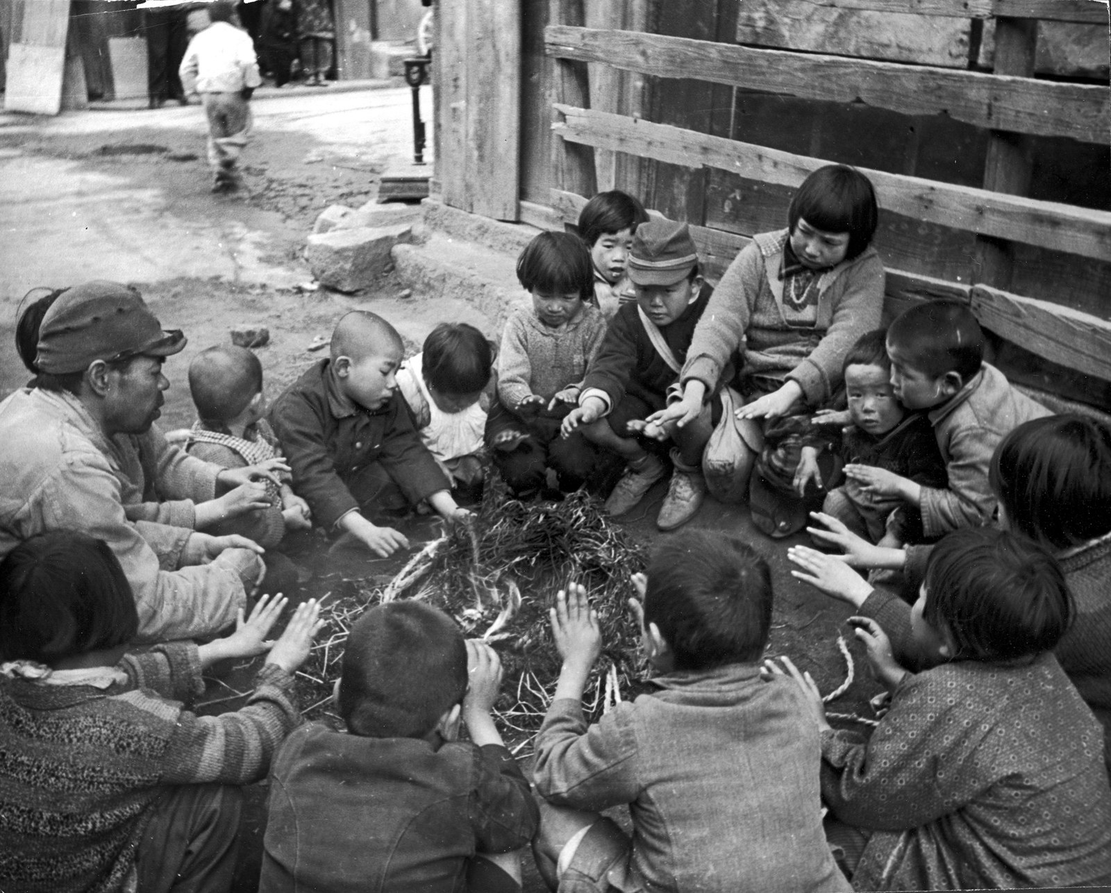 Голод великой отечественной войны. Хиросима и Нагасаки 1945 дети. Дети- сироты Великой Отечественной войны 1941-1945.