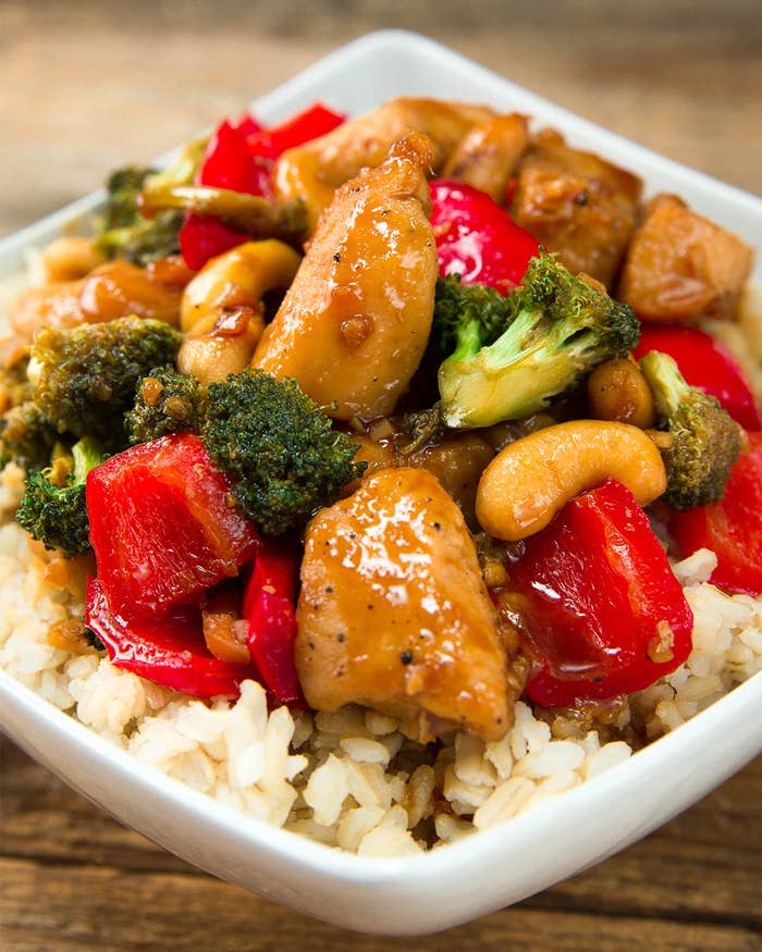 This Healthier Cashew Chicken Stir-Fry Is The Perfect Take-Out Alternative