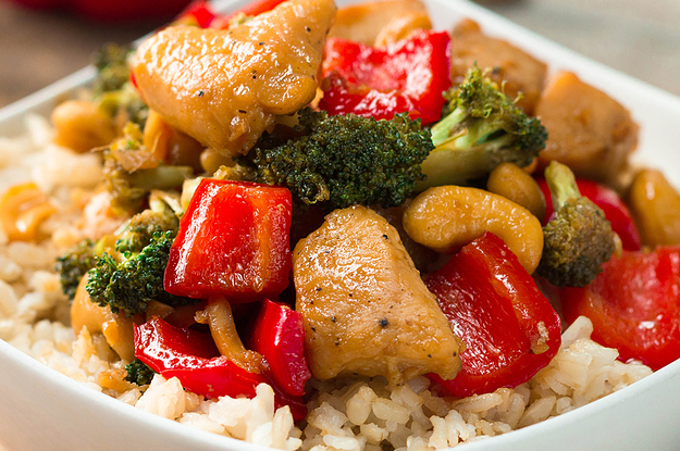 This Healthier Cashew Chicken Stir-Fry Is The Perfect Take-Out Alternative