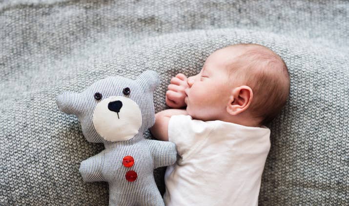 If you're a woman, your chance of conceiving each time you have unprotected sex starts to drop in about your mid-thirties. But media reports of a "fertility cliff" are overblown."There certainly is a reduction in female fertility in age," Tim Child, a consultant gynaecologist and professor at the University of Oxford, tells BuzzFeed News. "But it's certainly not a cliff. It's a gradual decline that steepens as you get towards your late thirties." A couple where the woman is 40 "has about a 50% chance of conceiving" in 12 months of trying, he says, although the risk of miscarriage is higher.Robert Winston, an emeritus professor of fertility studies at Imperial College London, agrees. "Women are more fertile than they realise, for a long time," he tells BuzzFeed News. "The average age of having your first baby is over 30 now, and there isn't any decrease in national fertility that we can see. So the idea that you are becoming infertile at 30 is nonsense."