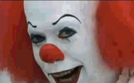 Pennywise es mencionado en las novelas Dreamcatcher e Insomnia. También se cree que aparece en The Tommyknockers como una alucinación. En 11/22/63 hacen aparición dos de los miembros de The Loser Club hablando sobre payasos, y en la serie de libros de The Dark Tower hay múltiples referencias de él. Además de estas, existen muchas otras conexiones.