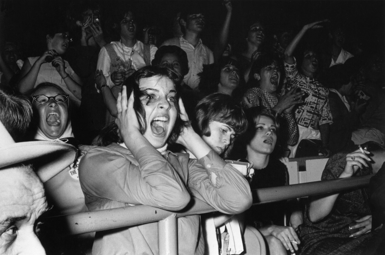 23 Photos That Prove Beatles Fans Were Doing The Absolute Most In The '60s
