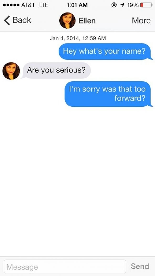 La gente ya no conversa, se comunica. Pareciera que nos importa más darnos a entender y transmitir un mensaje que charlar.