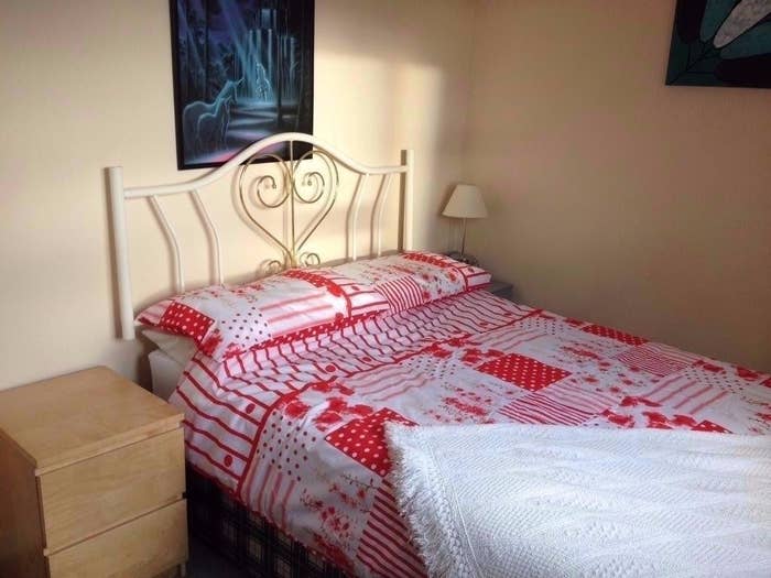 18 Photos Of Rooms For Rent In London Vs. Scotland That Will Make You Rage