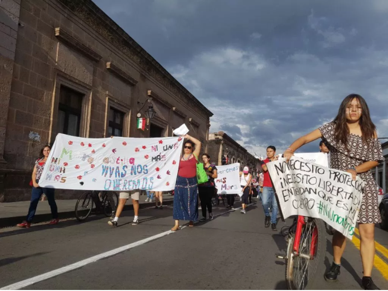 Según mencionan los medios locales, en las ciudades michoacanas de Uruapan, Zamora y San Lázaro también se realizaron protestas exigiendo un alto a la ola de violencia contra mujeres.