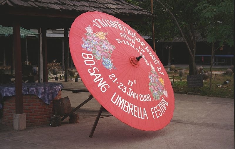 This village focuses and is the main point of making handmade umbrellas and even parasols made out of bamboo. Owing to this particular fact that sets the village apart from the rest, the village is called locally as the “Umbrella Village”.