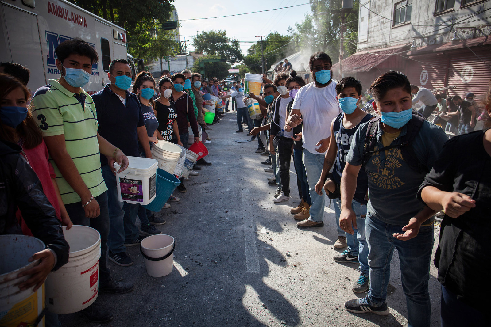 These Photos Of Mexicans Helping Each Other After The Quake Will ...