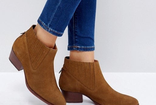 30 Pairs Of Flat Boots For People Who Hate Wearing Heels