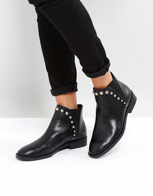 black boots without heel