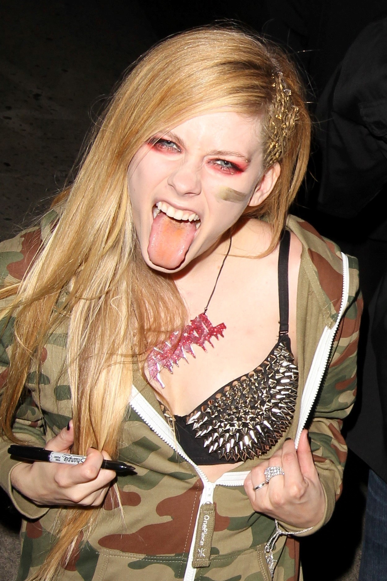 Avril lavigne open my pussy