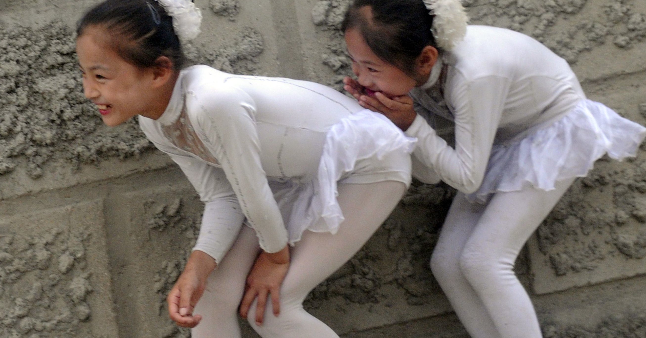 女児 水遊び 裸 