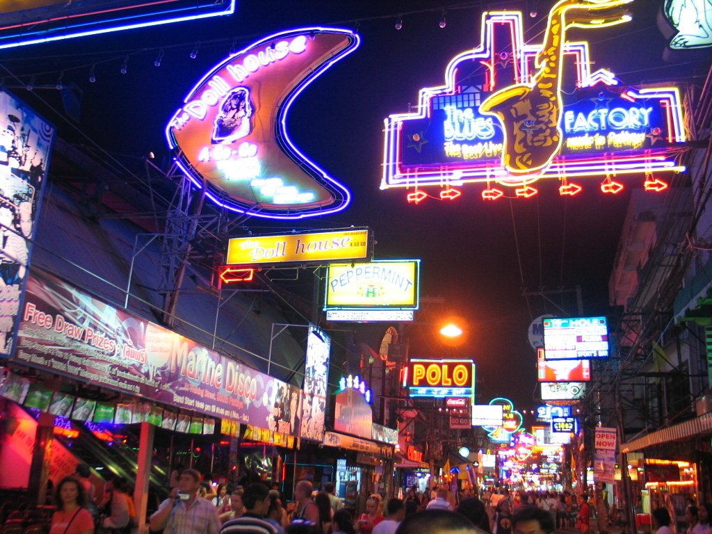 Dance under a thousand neon lights and say cheers to your honeymoon and many more years together! Partying in Pattaya is definitely something to do while you’re on your honeymoon here.