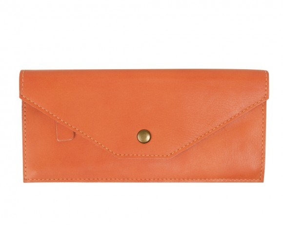 Founded on the philosophy of classic designs for a modern world, Made In Mayem distinguishes itself as a different breed of luxury created for the individual seeking to stand out. The Kelly, pictured above, is the perfect wallet for the jet-setter who needs to stay organized while traveling around the world or while running around on the day to day hustle. It is made of premium super soft leather and features a secured zipper pocket for coins, cards or loose items as well as two expandable accordion compartments for cash, receipts, passport etc.
