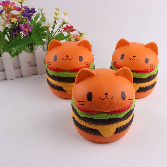 hello kitty burger squishy