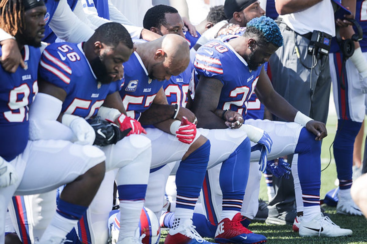 Buffalo Bills on X: The 2017 Buffalo Bills team photo! #GoBills Position  group photos and behind-the-scenes:    / X