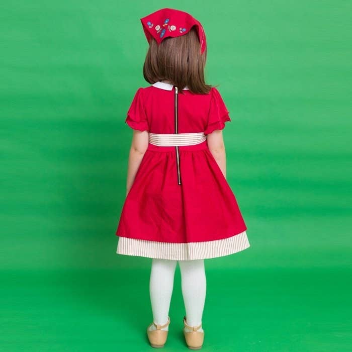 子供服すごい クオリティが高すぎる おとぎ話 モチーフのワンピースを見つけた