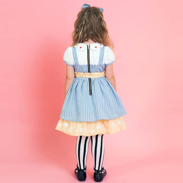 子供服すごい クオリティが高すぎる おとぎ話 モチーフのワンピースを見つけた