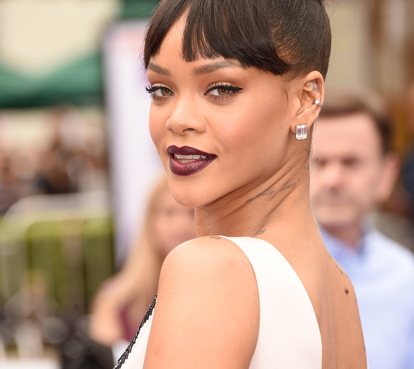 A Fan Slid Into Rihanna's DMs And Got Her To Confirm Huge Details About ...
