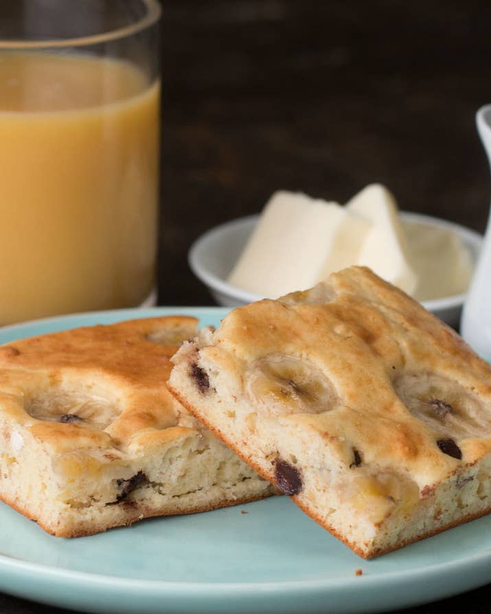 Servings 4-6INGREDIENTS4 cups pancake mix4 eggs2 cups milk1 banana, sliced¾ cup chocolate chipsPREPARATION1. Preheat oven to 4425˚F (220˚C).2. Pour pancake mix, milk, and eggs into a bowl and mix just until combined.3. Pour batter onto a parchment-lined baking sheet and spread to the edges.4. Place banana slices on top of the batter, followed by the chocolate chips.5. Bake for 15 minutes, or until golden brown.6. Cut into squares and serve immediately, or freeze up to 1 month. To reheat, place on a microwave-safe plate and heat for 20 seconds per pancake on the plate.7. Enjoy!Inspired by: http://www.hellowonderful.co/post/SHEET-PAN-BANANA-BLUEBERRY-PANCAKES#_a5y_p=6174332