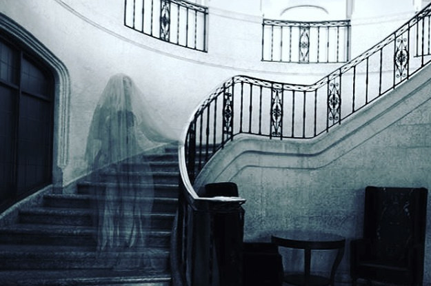 13 Ghost Stories From Hotels That Ll Make You Want To Sleep With The Light On