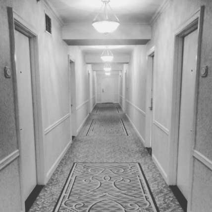 13 Ghost Stories From Hotels That'll Make You Want To Sleep With The Light On