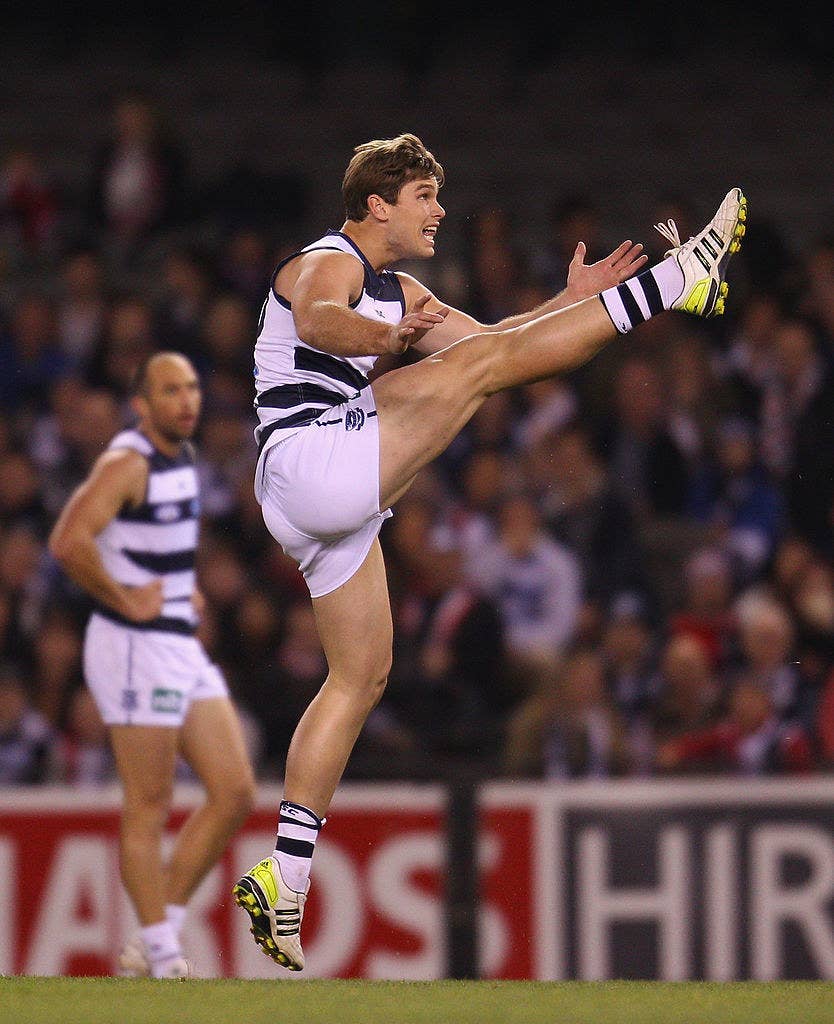 29 Footy Players That Made You Thirsty When You Were Younger