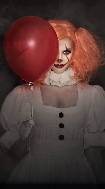 Theres A Sexy Pennywise Costume Now Just In Case You Thought We Got 0554