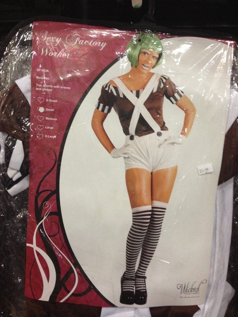 19 Shitty Halloween Costumes That Will Make You