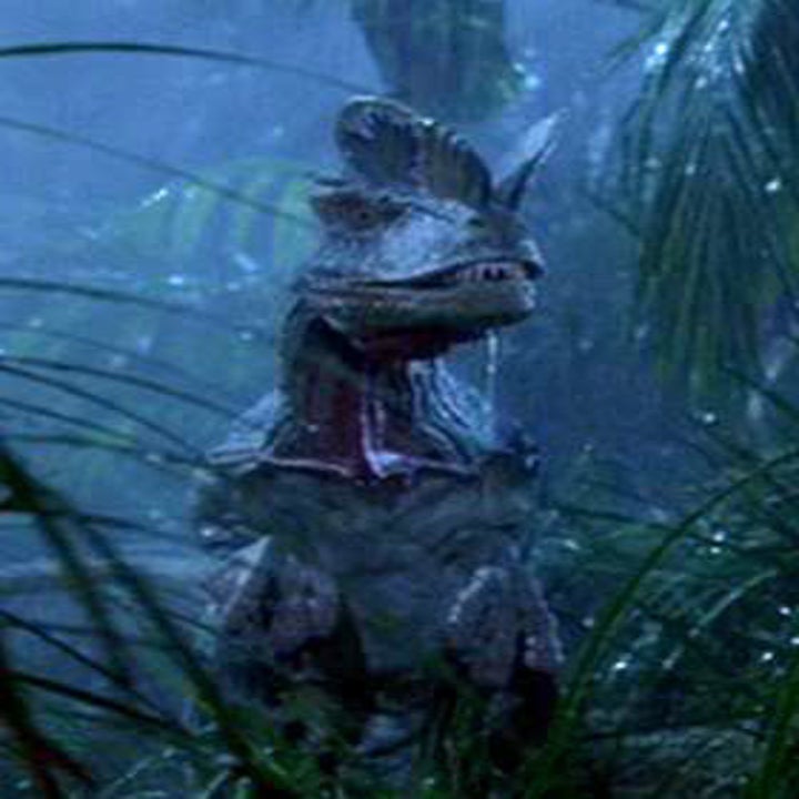 dinosaur that spits acid in jurassic park