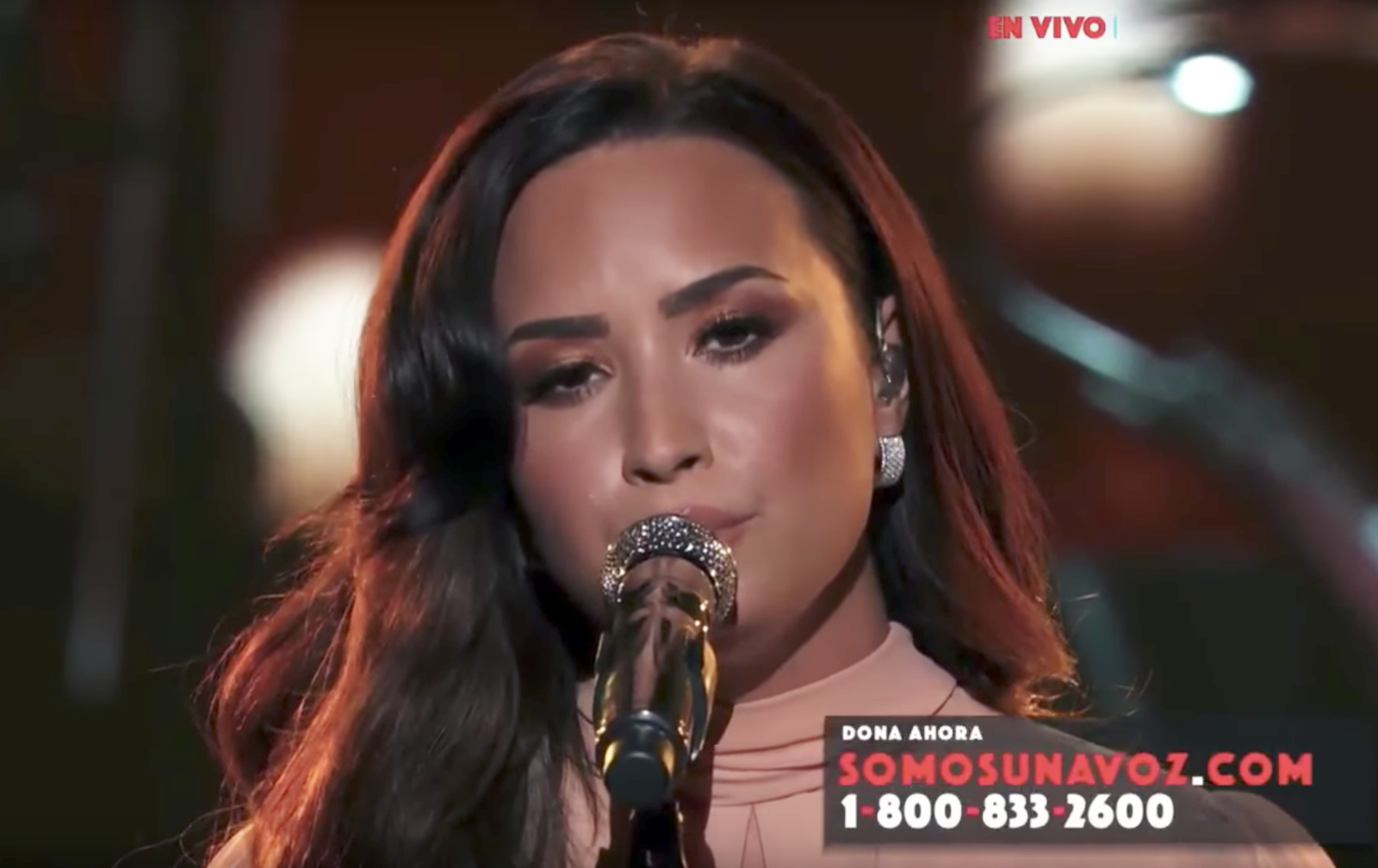 Demi Lovato Performs 'Hallelujah' - Demi Lovato's One Voice: Somos Live!  Performance